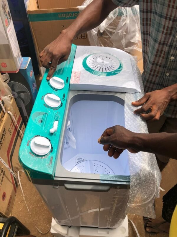 Hisense 7.5 KG semi automatic top load watching machine - Image 3