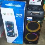 Brand new Ailipu 3121D party speaker with 2 wireless mic