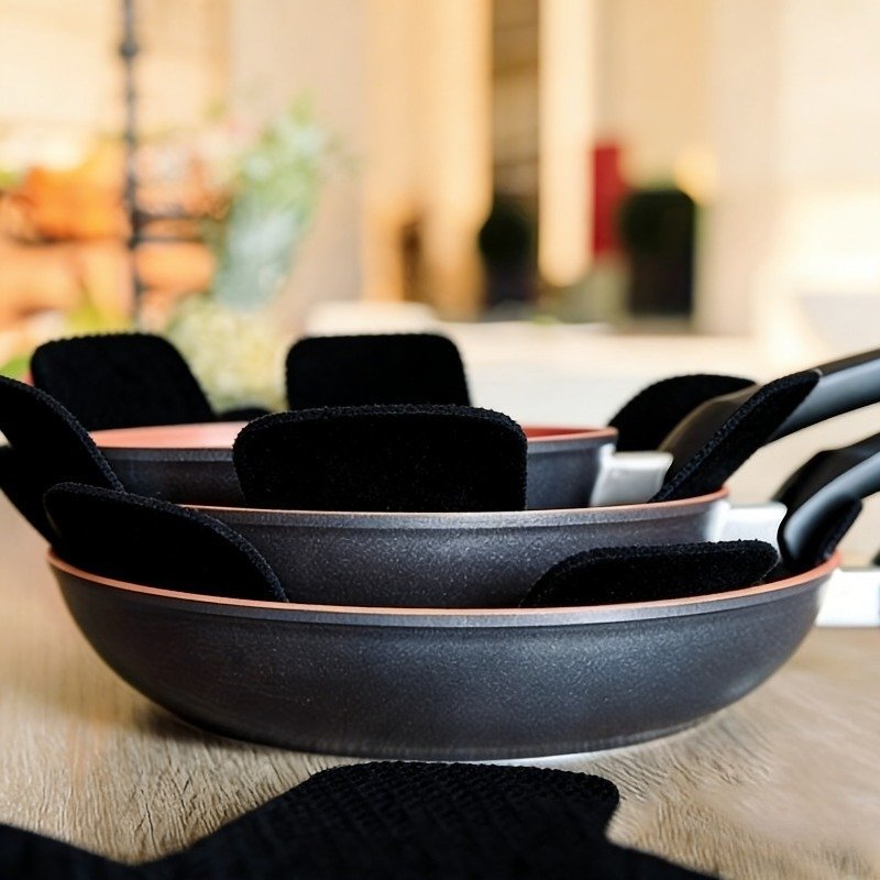 Set of 15pcs High-Quality Non-Stick Pot Holders with Scratch-Resistant Pattern. Washable And Reusable, These Felt Pot Holders Are Suitable for All Types of Cookware. They Protect Your Pots And Pans, Are Durable, And Provide a Non-Slip Grip. Compa - Image 8
